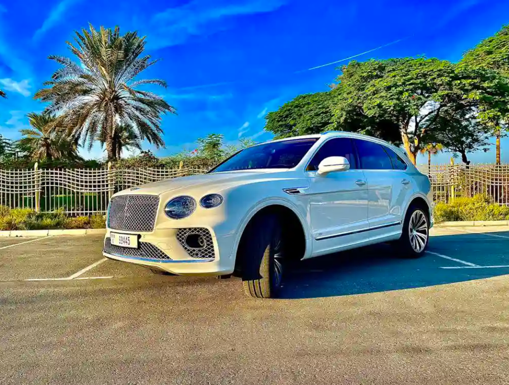 BENTLEY BENTAYGA – WHITE