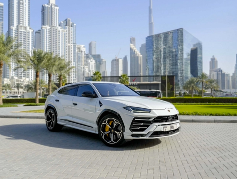 LAMBORGHINI URUS – WHITE