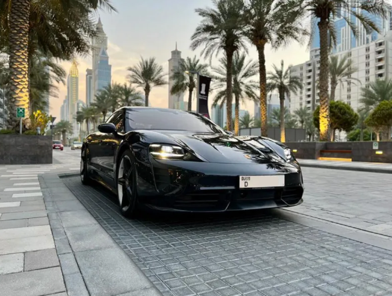 PORSCHE TAYCAN TURBO